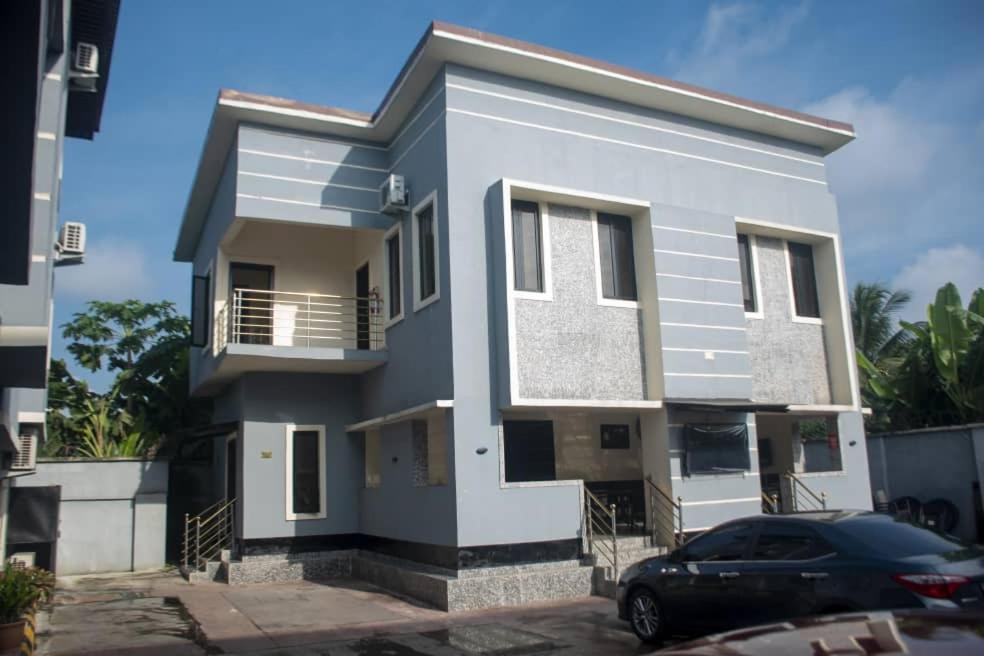 Kay Luxury Suites Uyo Exterior photo